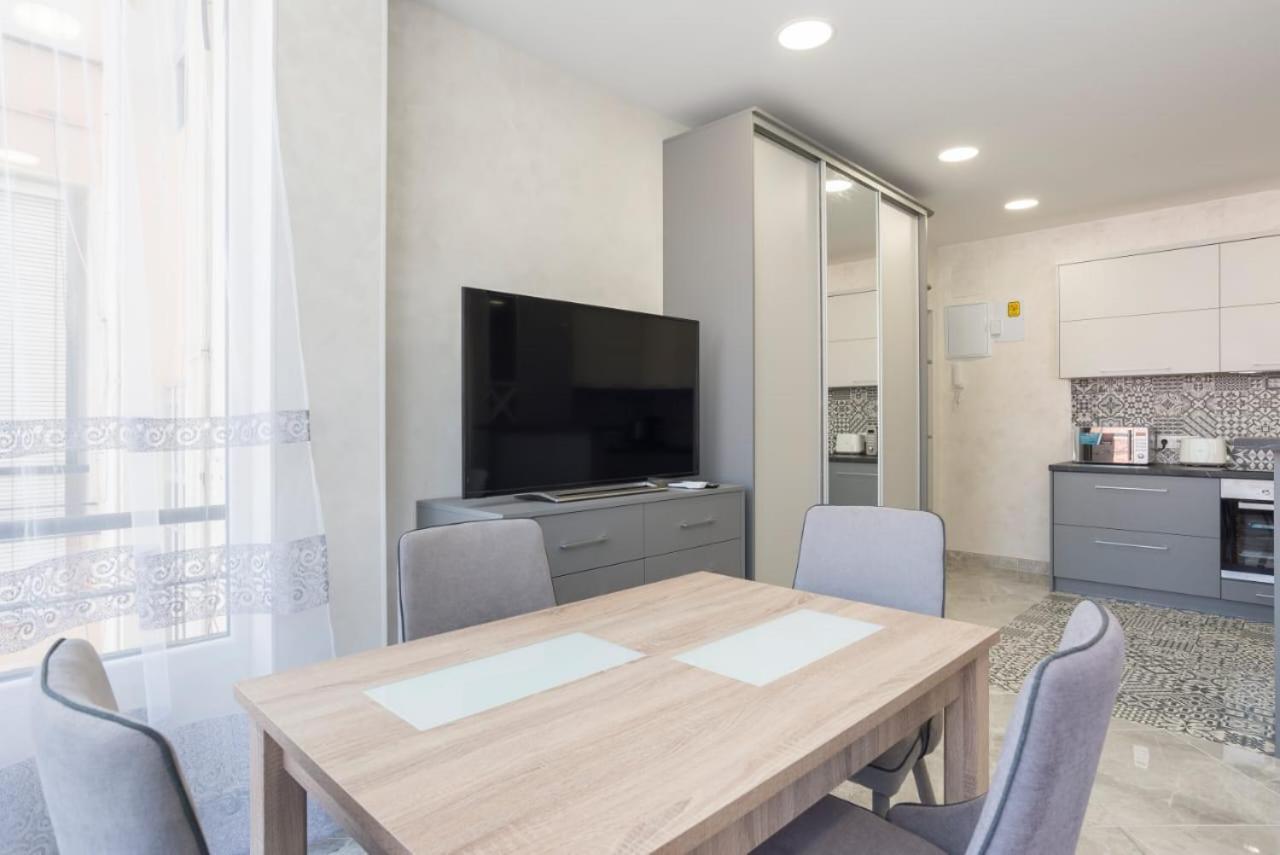 Dream House Rooms Malaga - Habitacion En El Apartemento المظهر الخارجي الصورة